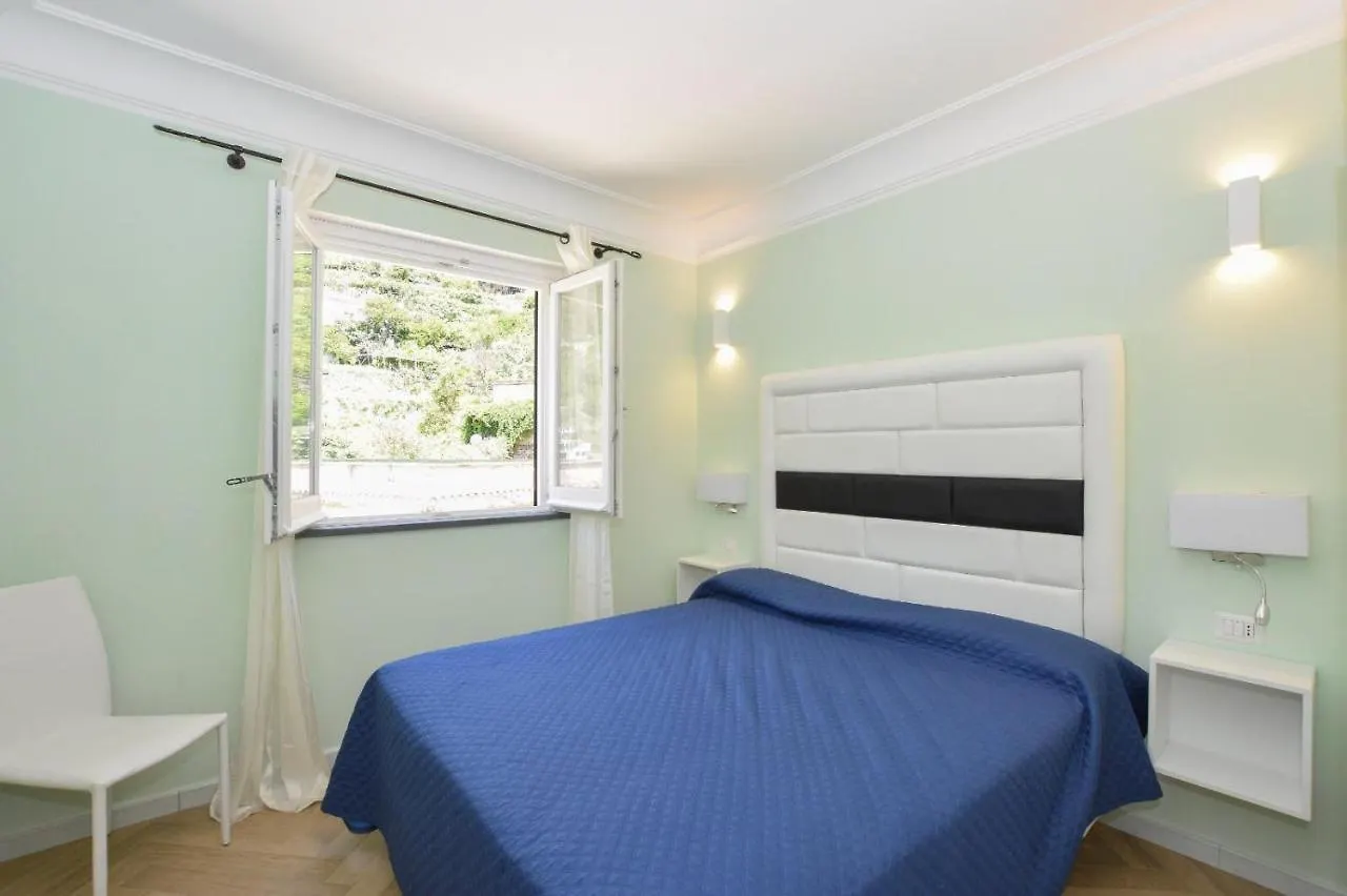 Carpe Diem: Amalfi Center Apartment with Sea Proximity