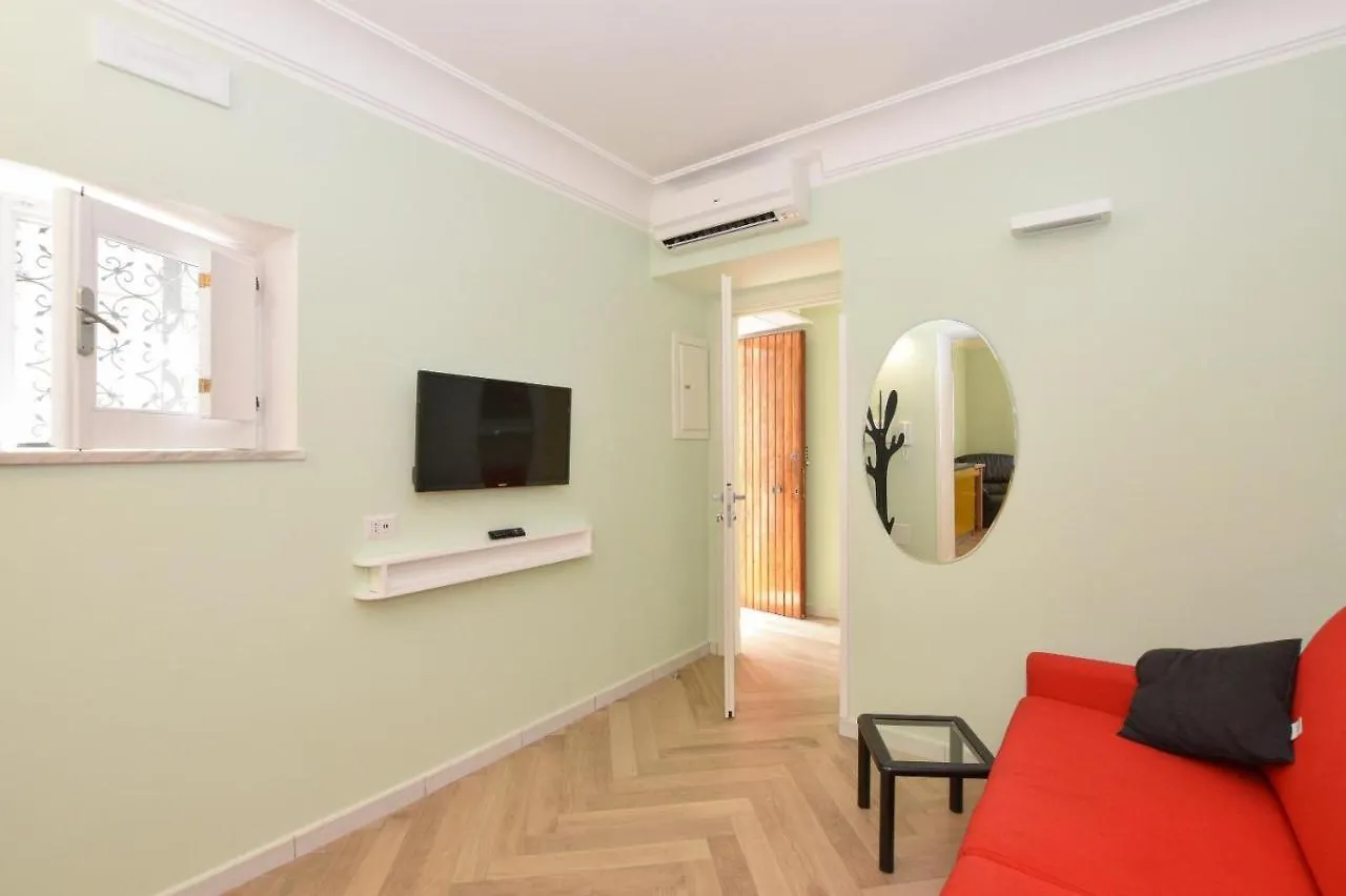 Carpe Diem: Amalfi Center Apartment with Sea Proximity