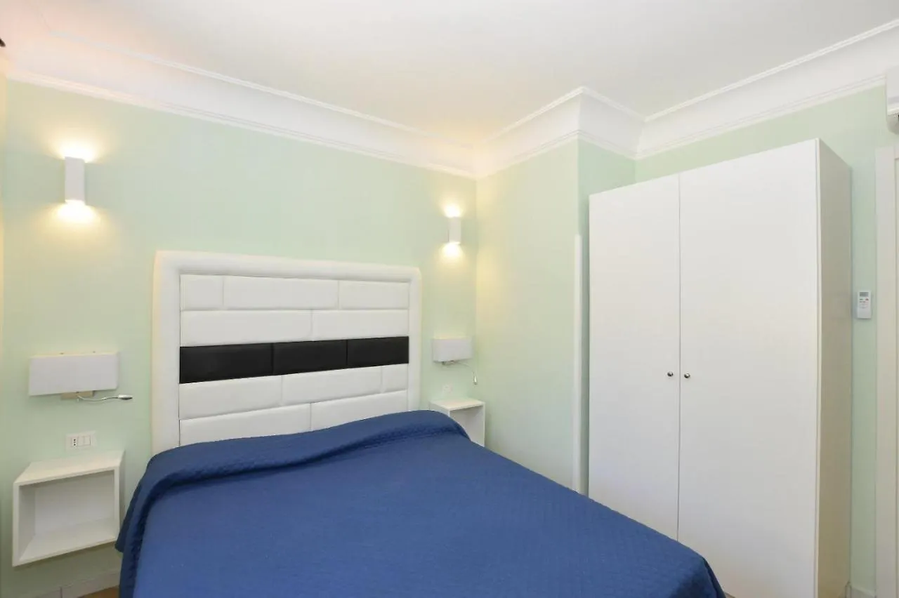 Carpe Diem: Amalfi Center Apartment with Sea Proximity